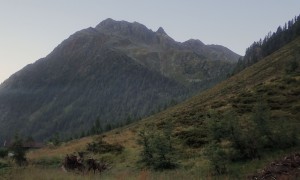 Hochgrabe über Wildegg - Start in Volkzein mit Blick zum Grabenstein und Sauspitze