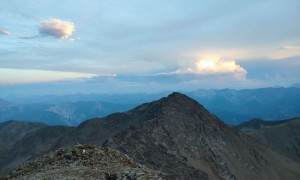 Gipfelsieg mit Blick zum Gumriaul