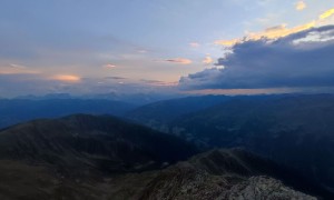 Gipfelsieg mit Blick talauswärts