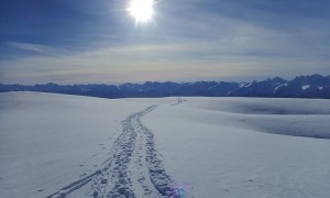 Skitour Gabesitten - Gipfelsieg, Blick Richtung Karnische Alpen