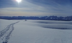 Skitour Gabesitten - Gipfelsieg, Blick Richtung Karnische Alpen