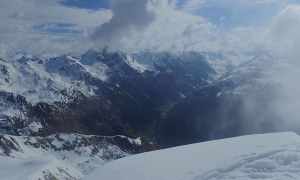 Skitour Riepenspitze - Gipfelsieg, Blick ins Arntal