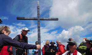 Bergtour Rote Spitze - das neue Gipfelkreuz