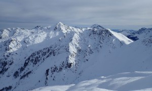 Skitour Reiterkarspitze - Gipfelsieg, Blick zum Hochspitze und Hochweißstein