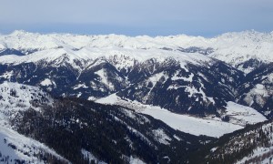 Skitour Reiterkarspitze - Gipfelsieg, Blick nach Obertilliach