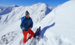 Skitour Althaus - Gipfelsieg, im Hintergrund Hohes Haus