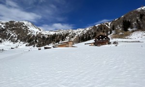 Skitour Hochalmspitze - bei der Volkzeinerhütte