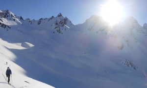 Skitour Regenstein - beim Aufstieg Blick zu den Arnhörner