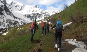 Skitour Demut - Aufstieg im Grünen