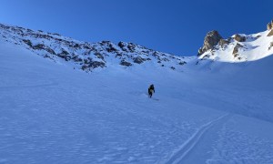 Skitour Pfannspitze - steile Abfahrt vom Roßkopftörl ins Erschbaumertal