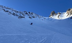 Skitour Pfannspitze - steile Abfahrt vom Roßkopftörl ins Erschbaumertal