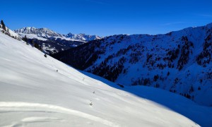 Skitour Spitzköfele - Aufstieg, Blick talauswärts zum Eggenkofel