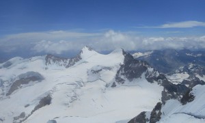 Piz Bernina - Gipfelsieg mit Blick zum Piz Zupó