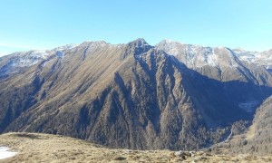 Blick zum Grabenstein und Hochgrabe