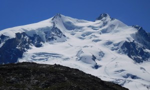 Monte Rosa Hütte - Monte Rosa mit Nordend links, Dufourspitze rechts