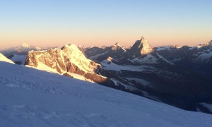 Hochtour Dufourspitze - Aufstieg bei Sonnenaufgang