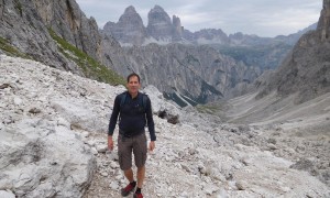 Bergtour Fonda-Savio-Hütte - Blick zu den Drei Zinnen beim Abstieg