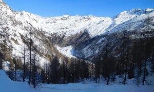 Skitour Hohes Haus - im Winkeltal Blick zur Volkzeiner Hütte