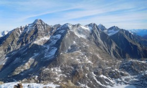 Bergtour Schwarze Wand - Gipfelsieg mit Blick zum Schneebiger Nock, Fernerköpfl, Magerstein, Hoch- und Wildgall