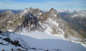 Bergtour Schwarze Wand - Gipfelsieg mit Blick zum Morgenkofel, Fensterkofel und Wasserkopf