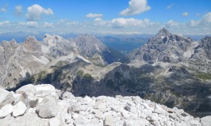 Klettertour Westliche Zinne - Gipfelsieg, Blick zum Hochebenkofel, Haunold und Dreischusterspitze