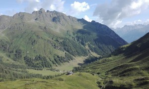 Klettersteig Hochweißstein - Biadner Joch mit Blick zum Zwölferspitz und Hochweißsteinhaus