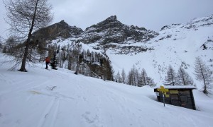 Skitour Kinigat - bei der Tscharrhütte