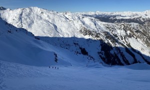 Skitour Hochspitz - steiler Aufstieg mit Blick zur Reiterkarspitze