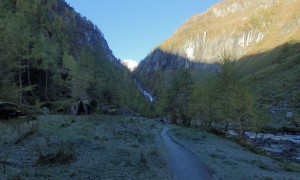 Bergtour Hohes Kreuz - Aufstieg über die Umbalfälle, im Hintergrund die Rötspitze