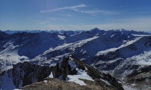 Bergtour Hohes Kreuz - Blick zu den Dolomiten und Rieserfernergruppe