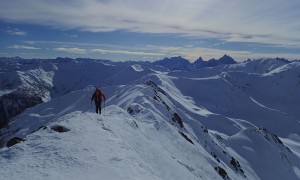 Skitour Kärlsspitze - Gipfelgrat mit Dolomitenblick