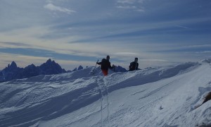 Skitour Kärlsspitze - Gipfelsieg mit Dolomitenblick