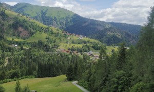 Biketour Wolayerseehütte - Blick nach Birnbaum