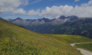 Bergtour Grenzlandweg - auf dem Weg zur Thurntaler Rast