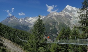 Bergtour Domhütte - Hängebrücke mit Weisshorn