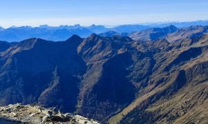 Bergtour Weiße & Rote Spitze - Gipfelsieg, Blick zum Rotlahner, Heimwald und Riepenspitze