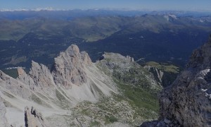 Bergtour Hochbrunnerschneid - Blick zum Neuner und Achter (Arzalpenkopf)