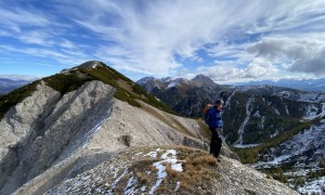 Bike & Hike Breitenstein - Westgipfel mit Blick Gratverlauf zum Mittelgipfel