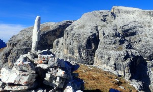 Bergtour Unterebenkofel - Gipfelsieg, Blick zum Mitterebenkofel