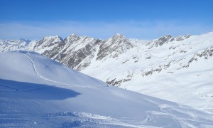 Skitour Wilder Sand - Gipfelsieg, Blick zur Rote-, Weiße- und Storfenspitze