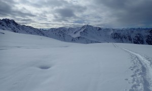 Skitour Rotlahner - Aufstieg, Rückblick Kalksteiner Jöchl und Kärlsspitze