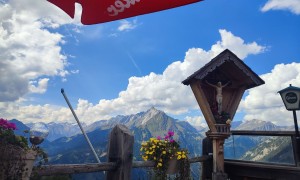 Bergtour Rotenkogel - bei der Kuenzer Alm mit Blick zum Ochsenbug