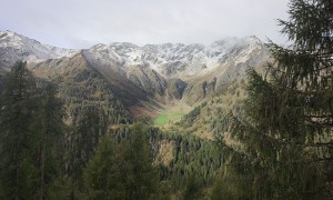 Bergtour Paterskopf - Aufstieg, Blick nach Celar mit Blick zum Gumriaul und Gölbner