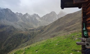 Bergtour Paterskopf - kurze Rast mit Blick zu den Arnhörner