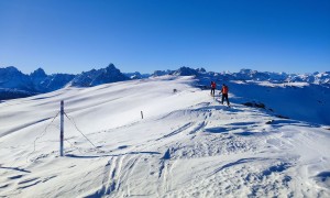 Skitour Hochrast - Gipfelsieg, Blick zu den Sextner Dolomiten