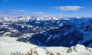 Skitour Schwalbenkofel, Schulterhöhe - Gipfelsieg, Blick ins Lesachtal