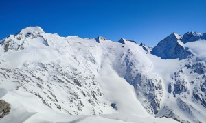 Skitour Ahrner Kopf - Gipfelsieg, Blick zur Dreiherren-, Simony, Gubach- und Malhamspitzen