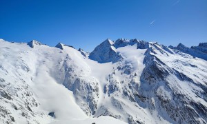 Skitour Ahrner Kopf - Gipfelsieg, Blick zu den Gubach- und Malhamspitzen mit Reggentörl