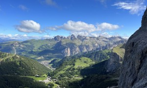 Klettersteig Pößnecker - Blick nach Wolkenstein und Geislergruppe