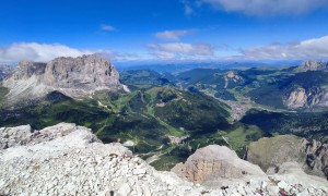 Klettersteig Pößnecker - Gipfelsieg Piz Miara, Ausblick Langkofelgruppe und Grödnertal